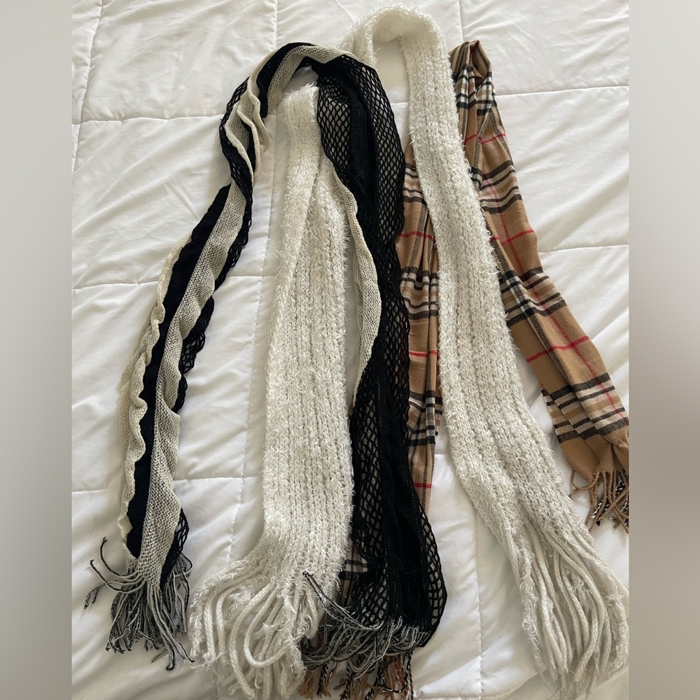 Bundle of 2 scarves